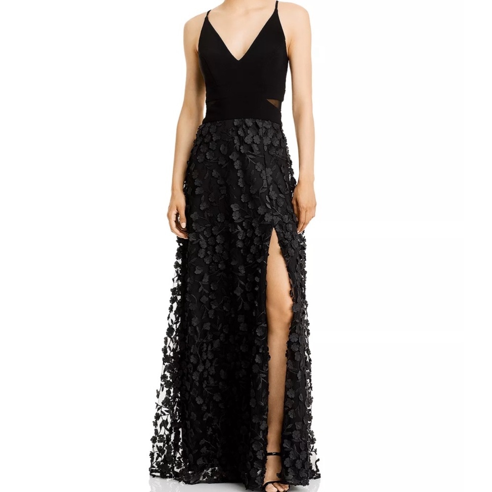 Brand new w tags. Aqua/Bloomingdale’s exclusive - stunning floral appliqué gown.